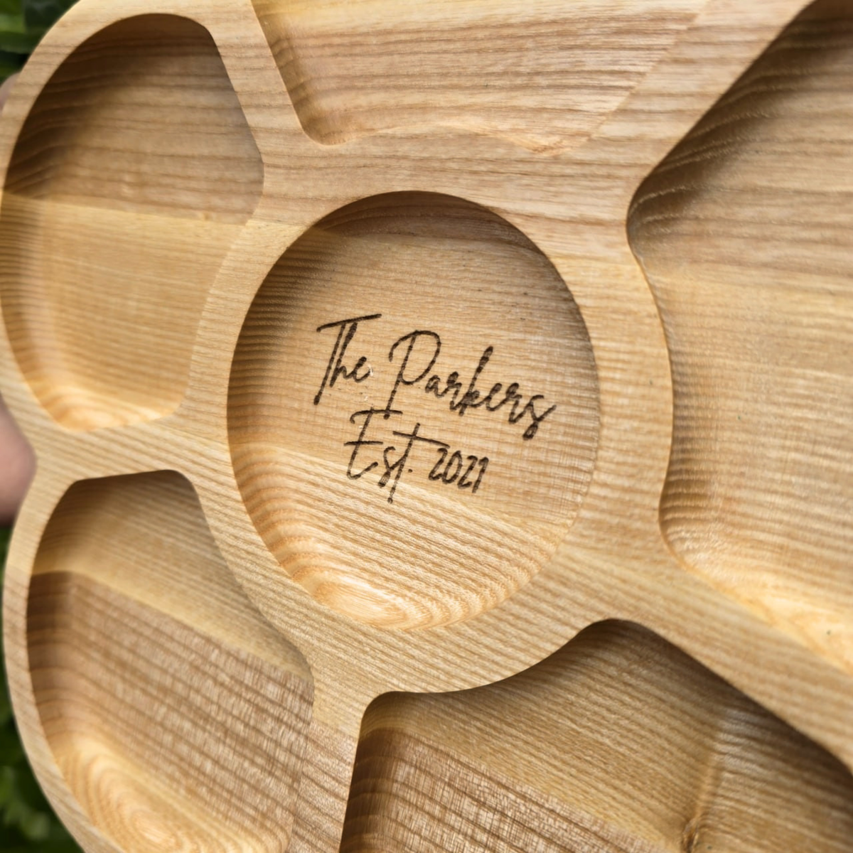 Personalised Flower-Shaped Divided Wooden Board