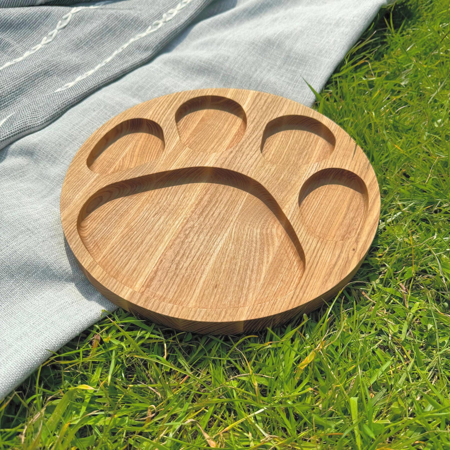 Personalised Paw-Shaped Plate - Unique Gift for Dog Lovers