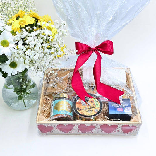 Empty Make Your Own Hamper Kit, Gift Box Basket, DIY Kit, Wine Basket, Birthday, Wedding, Housewarming, Anniversary, Red Hearts